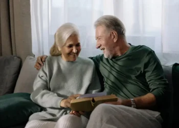 A True Relationship is Two Imperfect People Refusi - Tymoff