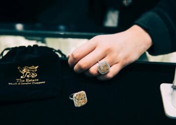 How Trusted Jewelry Buyers Make Selling Easy