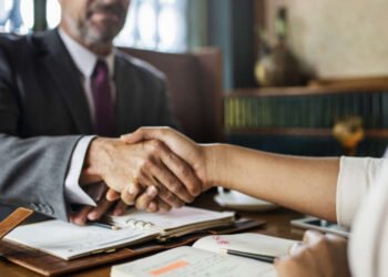 Misconceptions About Contract Litigation Lawyers and Their Expertise