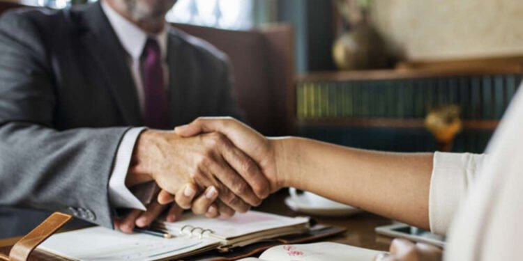 Misconceptions About Contract Litigation Lawyers and Their Expertise