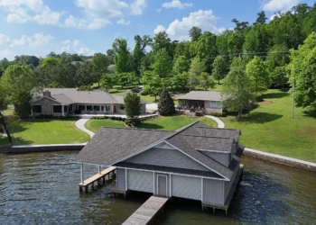 Can Owning Waterfront Homes in Guntersville AL Improve Your Family’s Lifestyle