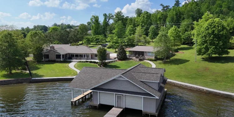 Can Owning Waterfront Homes in Guntersville AL Improve Your Family’s Lifestyle