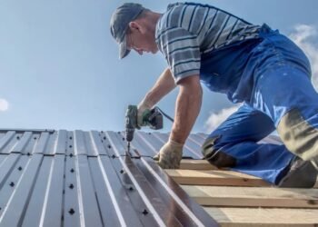 How to Choose the Right Marketing Agency for Your Roofing Business